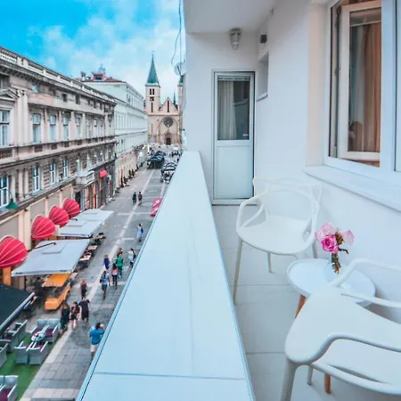 Apartment Luxury In The Center Of *