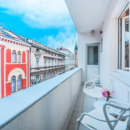 Apartment Luxury In The Center Of *